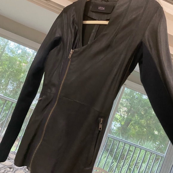 Veda featherweight leather asymmetric zipper jacket - Picture 10 of 12